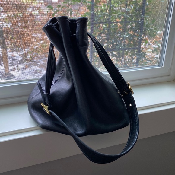 Coach Handbags - Vtg Coach legacy drawstring 9165 Leather bag